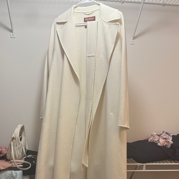 MaxMara Jackets & Blazers - MaxMara Cream Long Coat